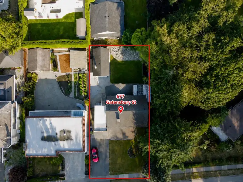 677 GATENSBURY STREET - photo 3 of 33