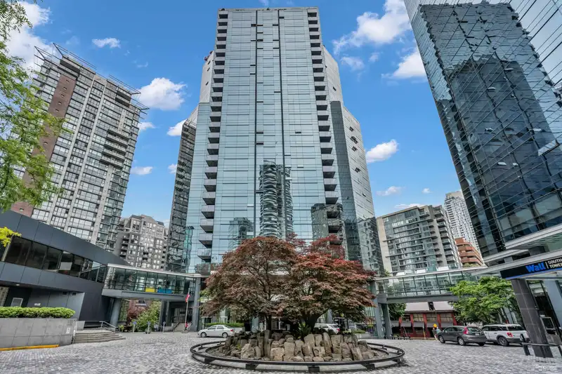 910 1050 BURRARD STREET - photo 1 of 24