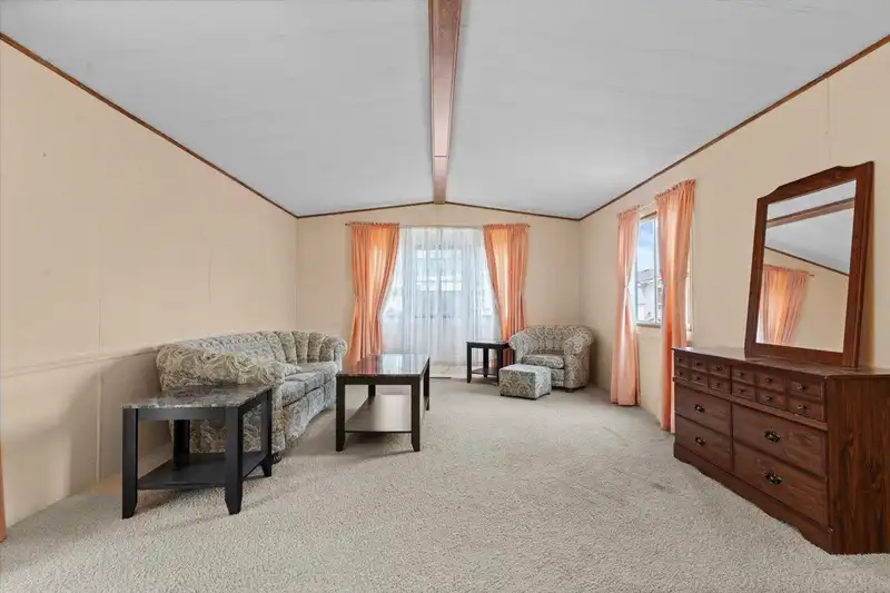 33 9055 ASHWELL ROAD - photo 4 of 20