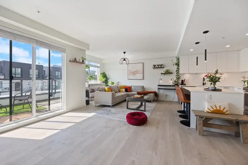 505 8327 201 STREET - photo 2 of 19