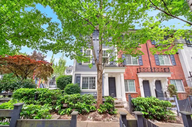 46 8767 162 STREET - photo 1 of 39