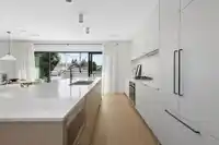 3 2124 E 8 AVENUE - thumbnail 9