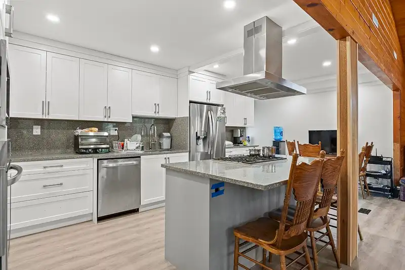 7983 SUNCREST DRIVE - photo 3 of 12