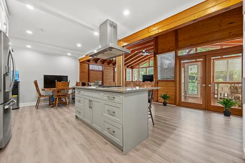 7983 SUNCREST DRIVE - photo 4 of 12