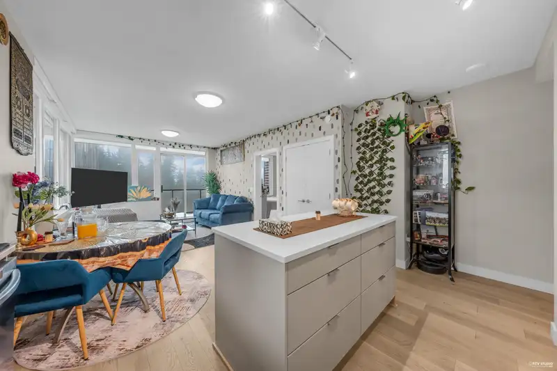 702 8725 UNIVERSITY CRESCENT - photo 3 of 30