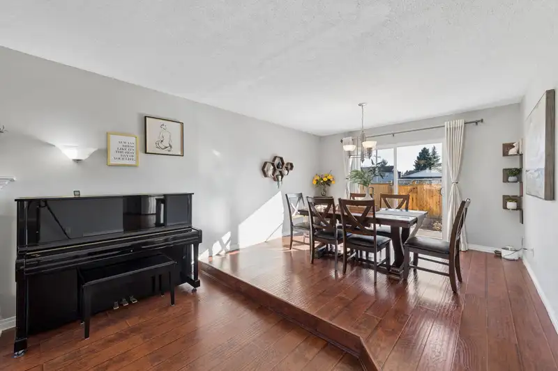 15440 95A AVENUE - photo 2 of 40