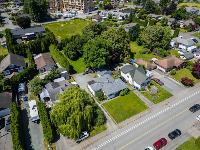9533 BROADWAY STREET - photo 4 of 37