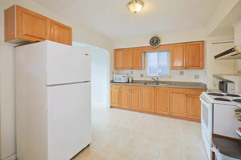 2584 E GEORGIA STREET - photo 4 of 20