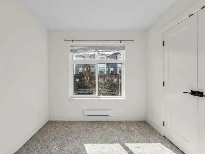 13 14057 60A AVENUE - photo 2 of 40