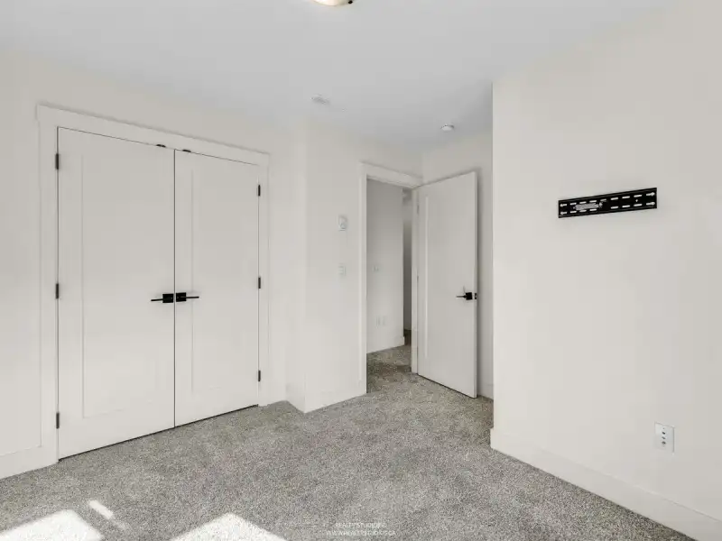 13 14057 60A AVENUE - photo 4 of 40