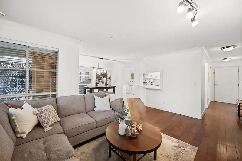 304 20110 MICHAUD CRESCENT - photo 2 of 40