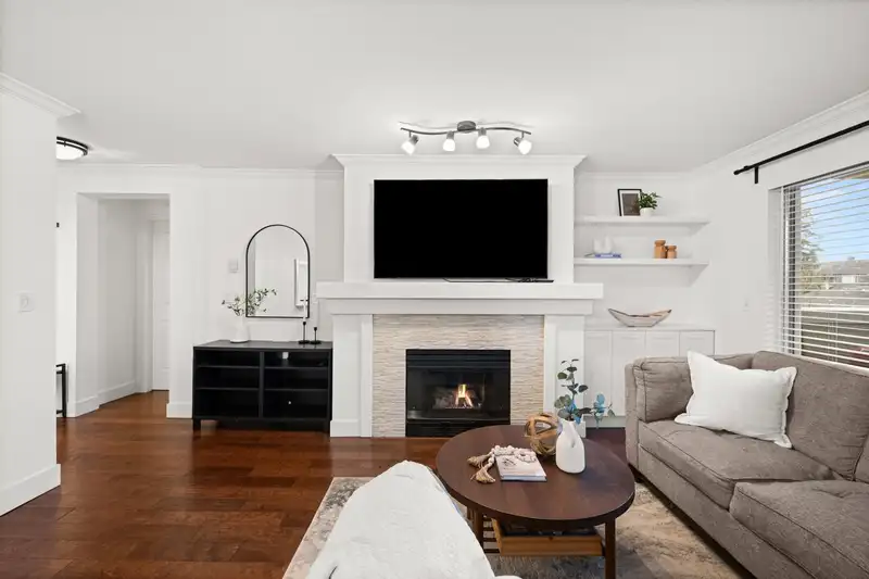 304 20110 MICHAUD CRESCENT - photo 4 of 40