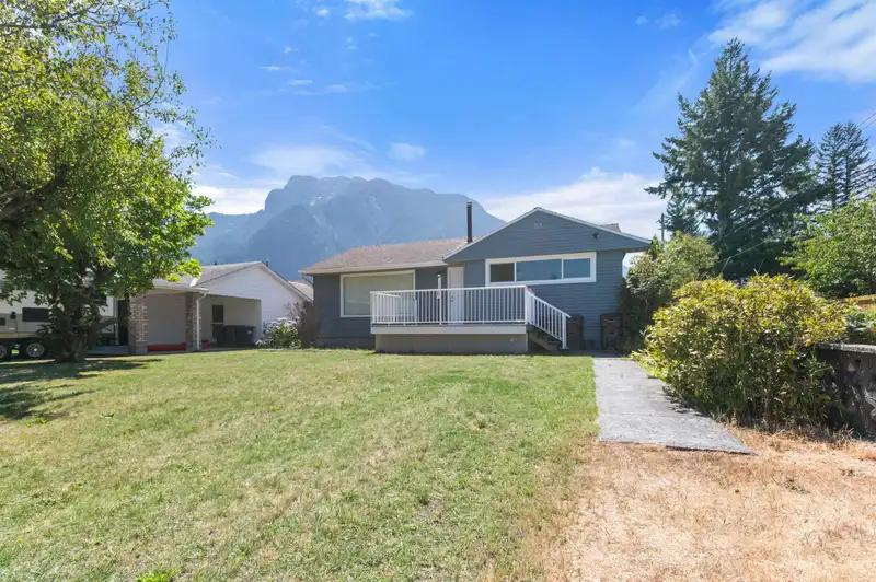 524 RUPERT STREET - photo 4 of 27