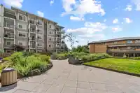 305 20686 EASTLEIGH CRESCENT - thumbnail 2