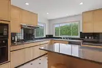 6440 NADINE CRESCENT - thumbnail 19