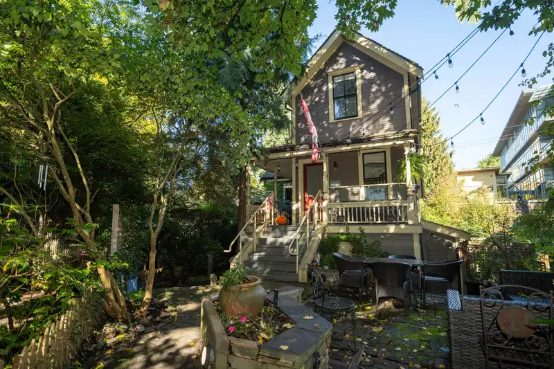 1119 PENDRELL STREET - photo 2 of 13