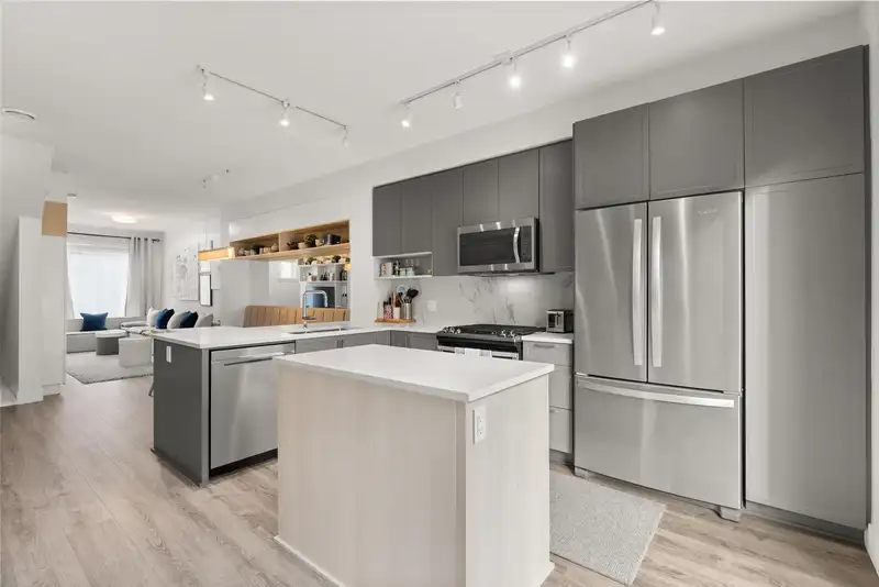 63 9718 161A STREET - photo 1 of 39