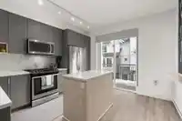 63 9718 161A STREET - thumbnail 9