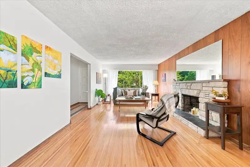 5884 ORMIDALE STREET - photo 4 of 40