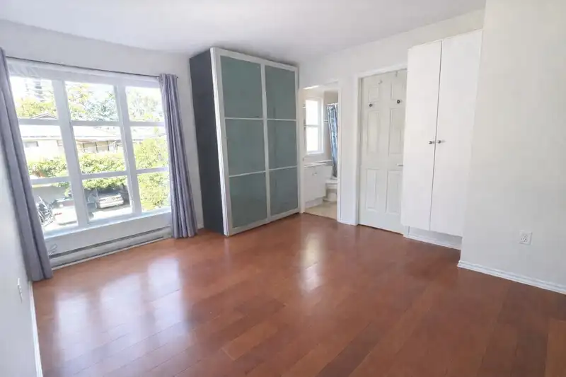 302 8728 SW MARINE DRIVE - photo 4 of 21