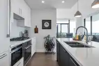 2306 1588 JOHNSTON ROAD - thumbnail 10