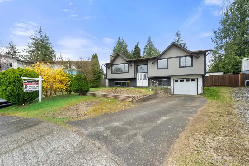 20272 46A AVENUE - photo 2 of 38
