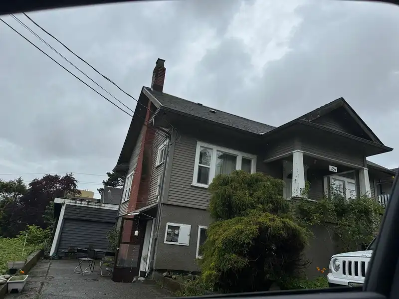 124 MCINNES STREET - photo 3 of 5
