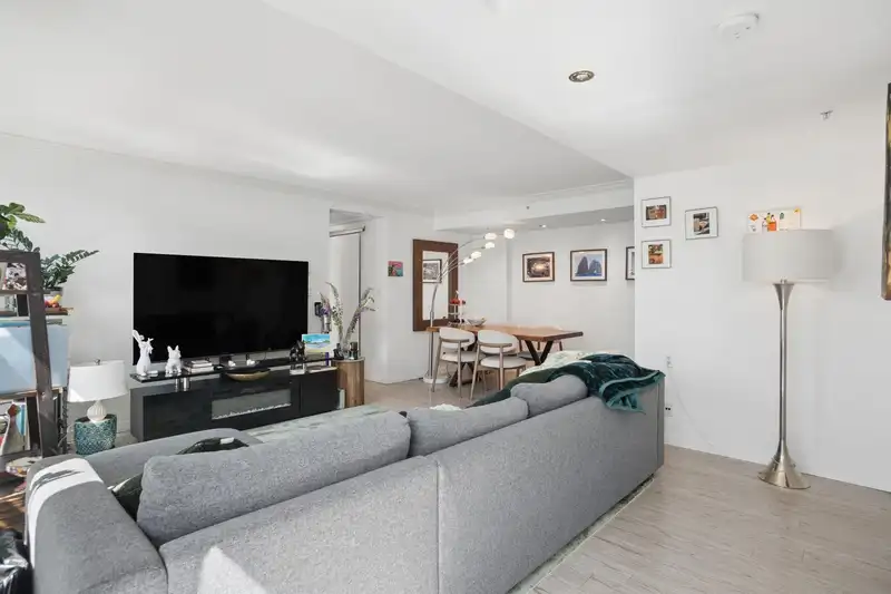 2803 1367 ALBERNI STREET - photo 3 of 37