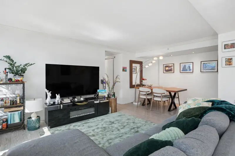 2803 1367 ALBERNI STREET - photo 4 of 37