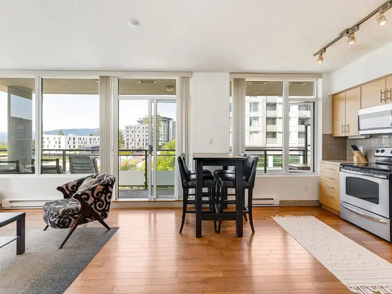 510 9009 CORNERSTONE MEWS - photo 2 of 21