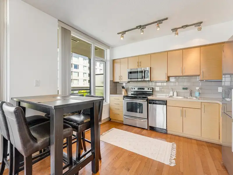 510 9009 CORNERSTONE MEWS - photo 3 of 21