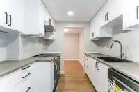 207 7295 MOFFATT ROAD - thumbnail 4