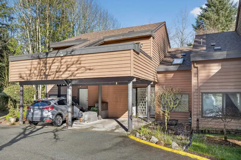 526 CARDIFF WAY - photo 1 of 34