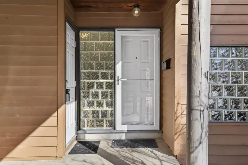 526 CARDIFF WAY - photo 3 of 34