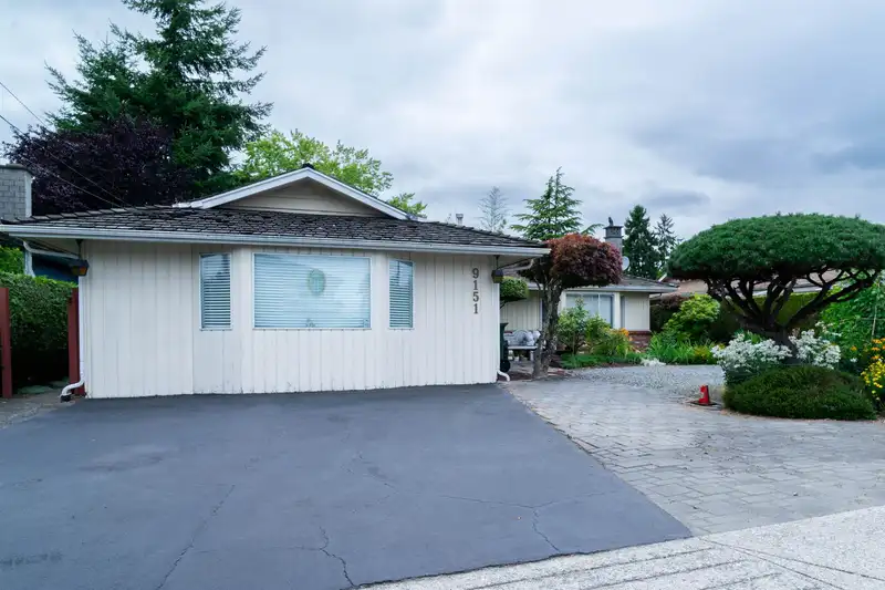 9151 NO. 4 ROAD - photo 1 of 35