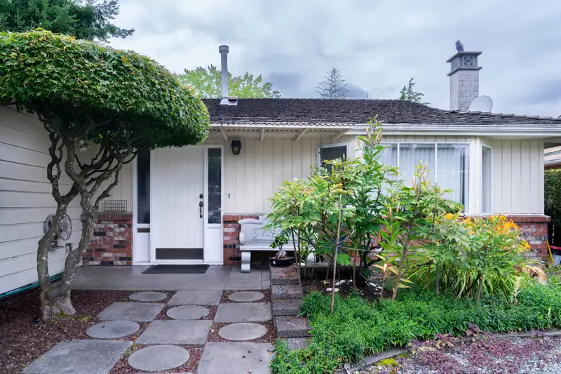 9151 NO. 4 ROAD - photo 2 of 35