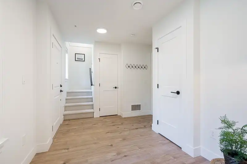 33 20189 84 AVENUE - photo 4 of 31