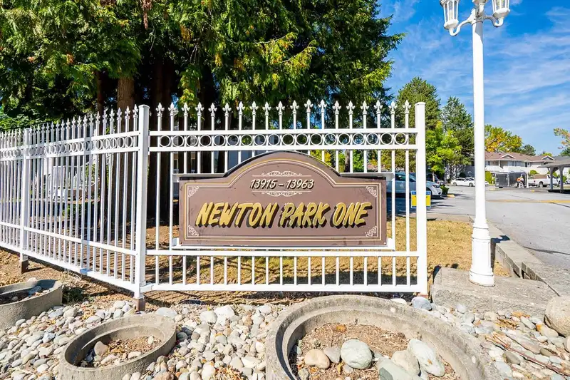 104 13915 72 AVENUE - photo 1 of 35
