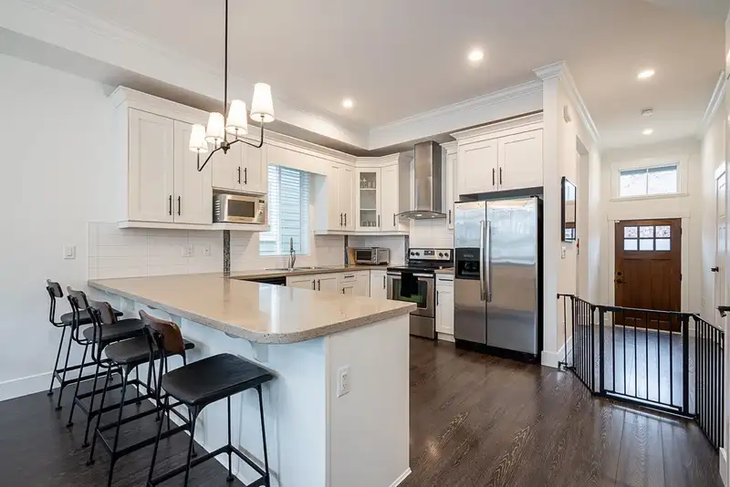 19162 73 AVENUE - photo 4 of 32