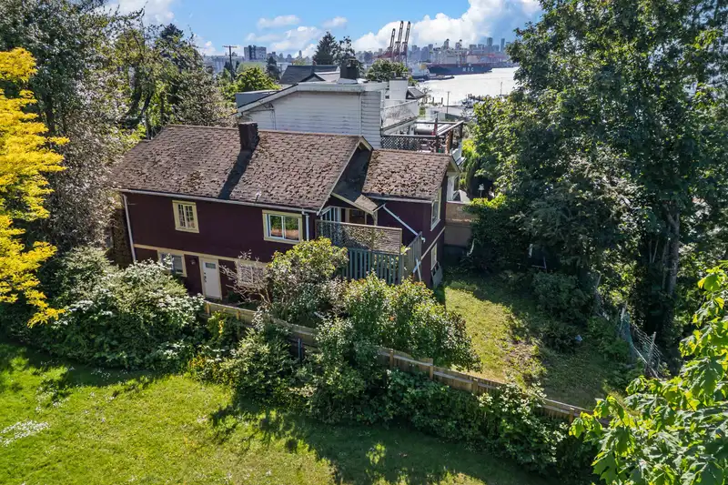 2497 WALL STREET - photo 2 of 40