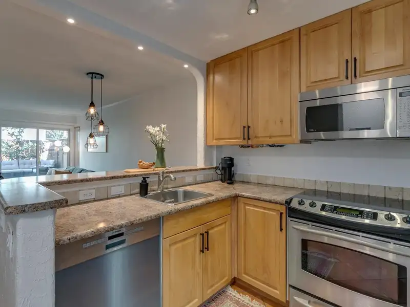 160 W 12TH STREET - photo 2 of 31