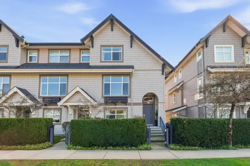 716 ORWELL STREET - photo 1 of 32