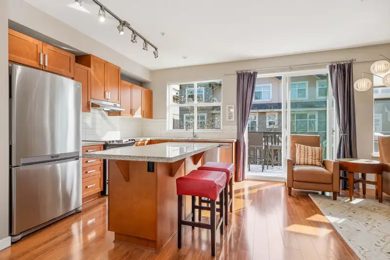 716 ORWELL STREET - photo 2 of 32