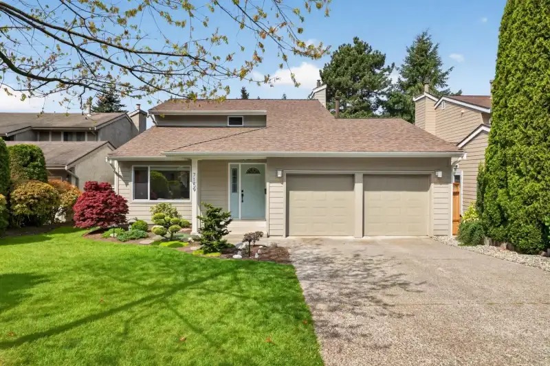 7159 YORK CRESCENT - photo 1 of 40