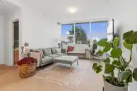 502 1342 JOHNSTON ROAD - thumbnail 3
