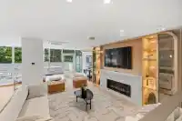 502 1342 JOHNSTON ROAD - thumbnail 22