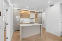 502 1342 JOHNSTON ROAD - thumbnail 9