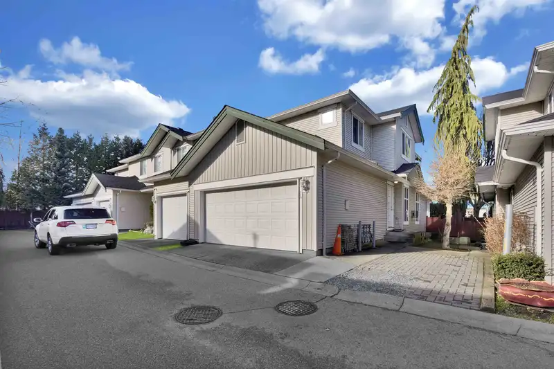 34 6747 137 STREET - photo 1 of 1