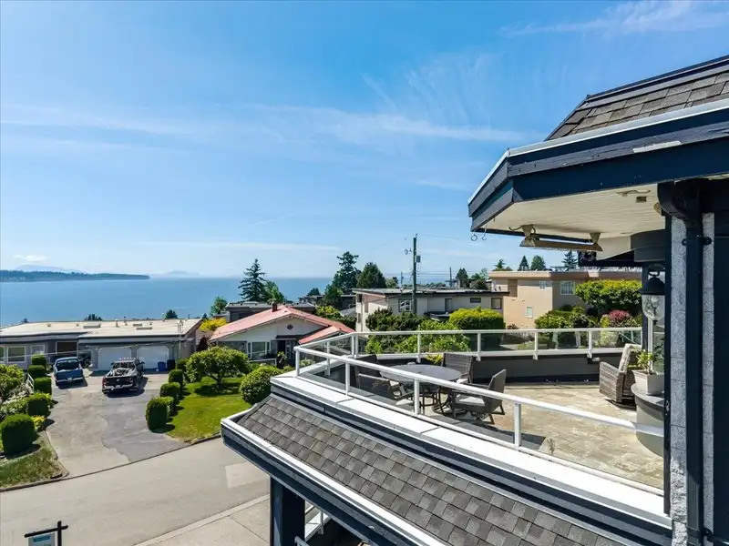1087 FINLAY STREET - photo 4 of 40