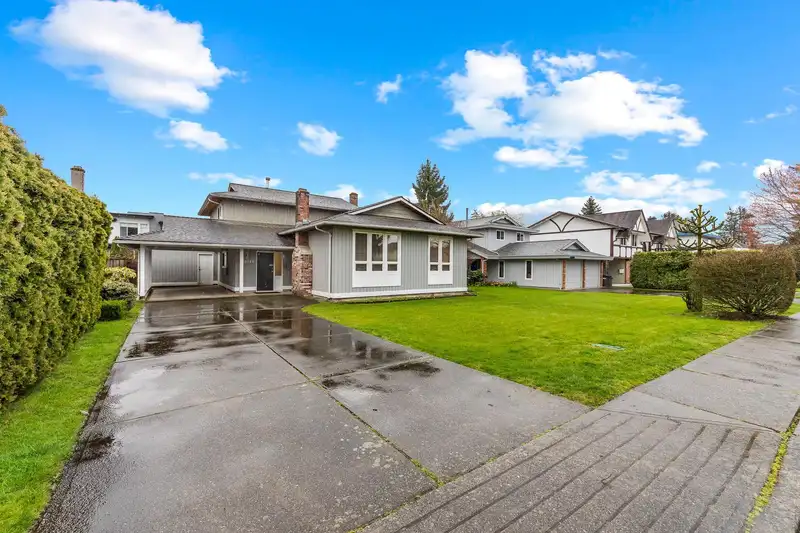 10760 SEAMOUNT ROAD - photo 1 of 22